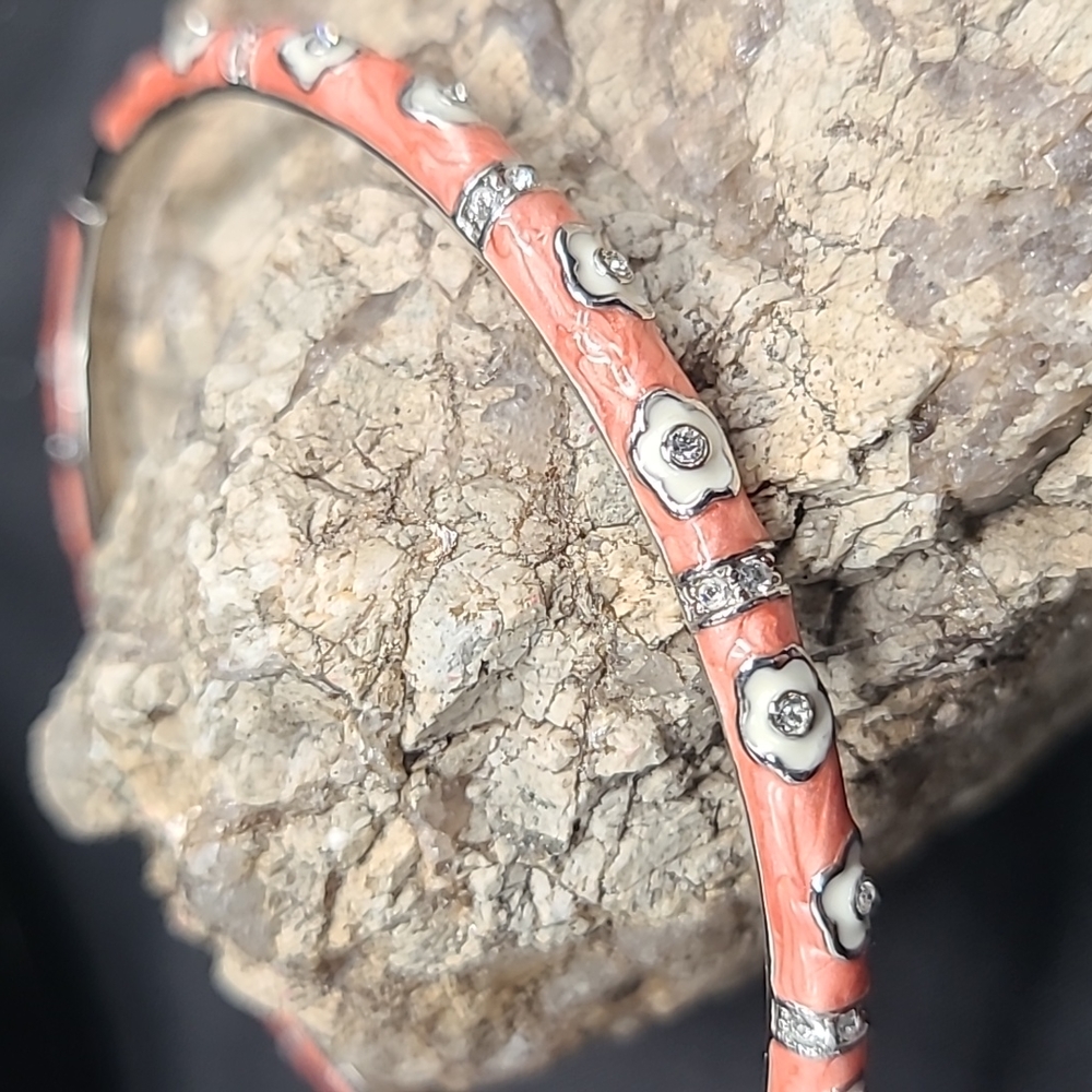 LAUREN G ADAMS Daisy Love Stackable Coral Enamel Crystal/Rhinestone Bracelet - Picture 4 of 16